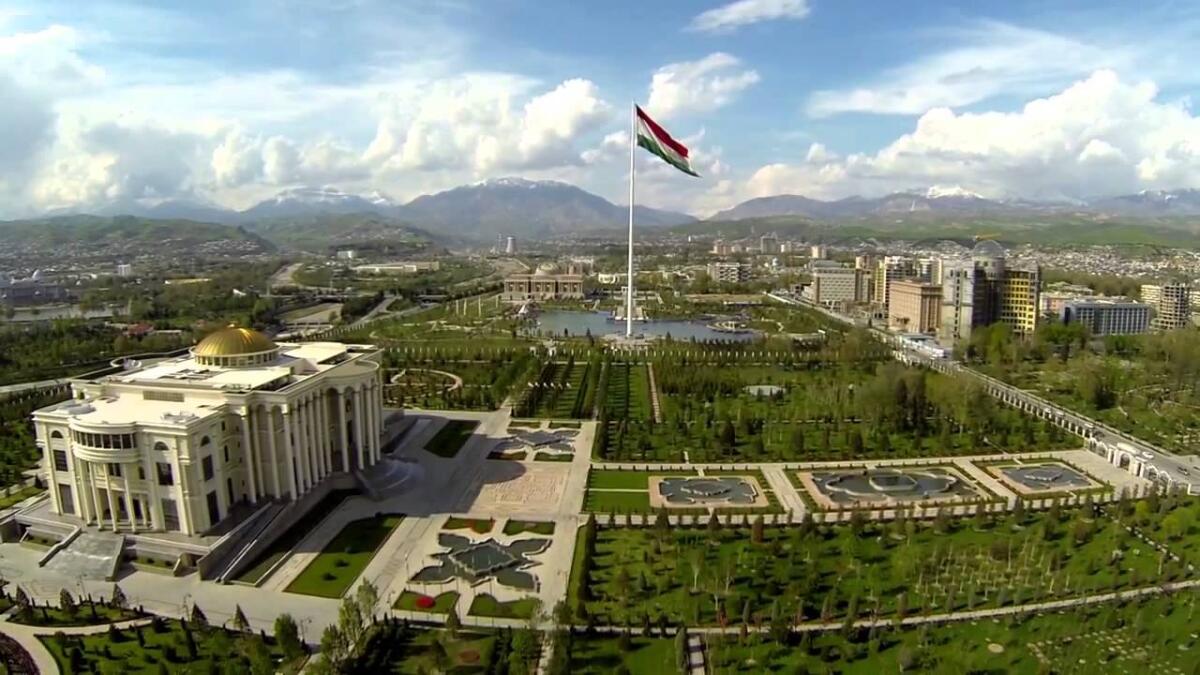 Tacikistanda ölkəyə gələn və ölkədən gedən turustlərdən vergi tutulacaq