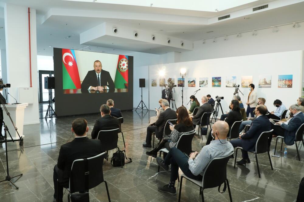 Prezident İlham Əliyev yerli və xarici media nümayəndələri üçün mətbuat konfransı keçirir