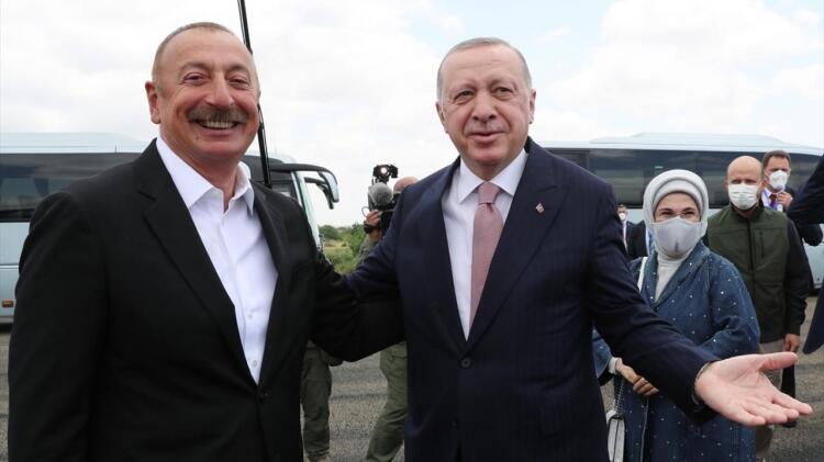 Azərbaycan Prezidenti İlham Əliyev Türkiyə Prezidenti Rəcəb Tayyib Ərdoğanı Füzuli rayonunda qarşılayıb