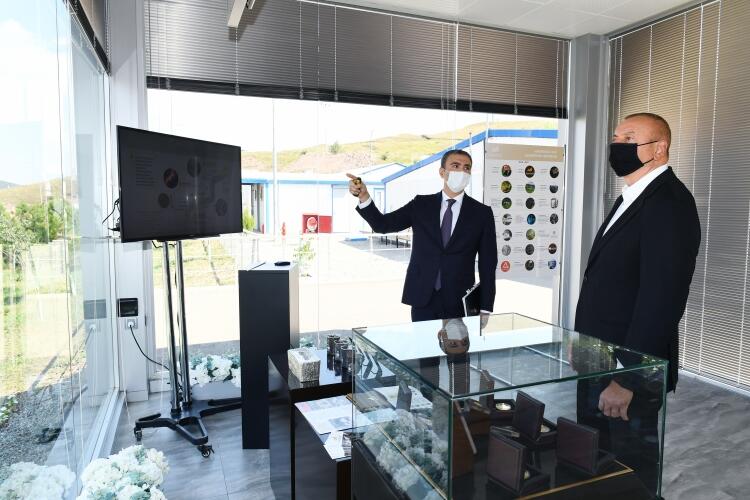 Prezident İlham Əliyev Daşkəsəndə “AzerGold” QSC-nin “Çovdar” İnteqrəolunmuş Regional Emal Sahəsinin fəaliyyəti ilə tanış olub