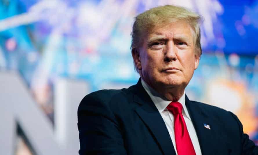 Donald Tramp vergi bəyannamələrinin ABŞ Konqresinə təqdim edilməməsi üçün məhkəməyə müraciət edib