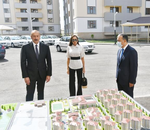 Şəhid ailələrinə, müharibə əlillərinə və Vətən müharibəsi qəhrəmanlarına mənzillər və avtomobillər təqdim olunub