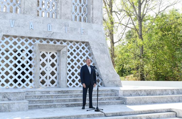 Prezident İlham Əliyev və birinci xanım Mehriban Əliyeva Şuşada Vaqif Poeziya Günlərinin açılışında iştirak ediblər