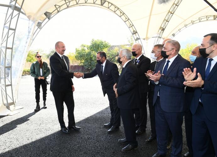 Prezident İlham Əliyev və birinci xanım Mehriban Əliyeva Qubadlı rayon ictimaiyyətinin nümayəndələri ilə görüşüblər