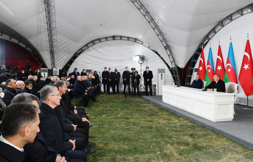 Azərbaycan və Türkiyə prezidentləri mətbuata birgə bəyanatlarla çıxış ediblər