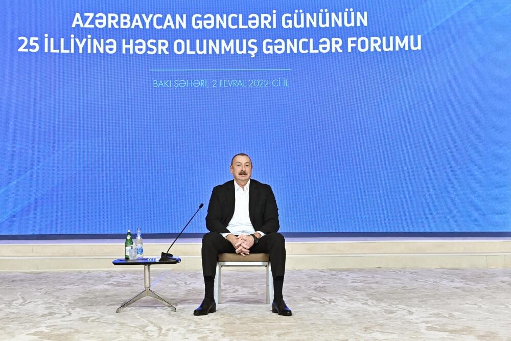 Prezident İlham Əliyev Azərbaycan Gəncləri Gününün 25 illiyinə həsr olunmuş Gənclər Forumunda iştirak edib