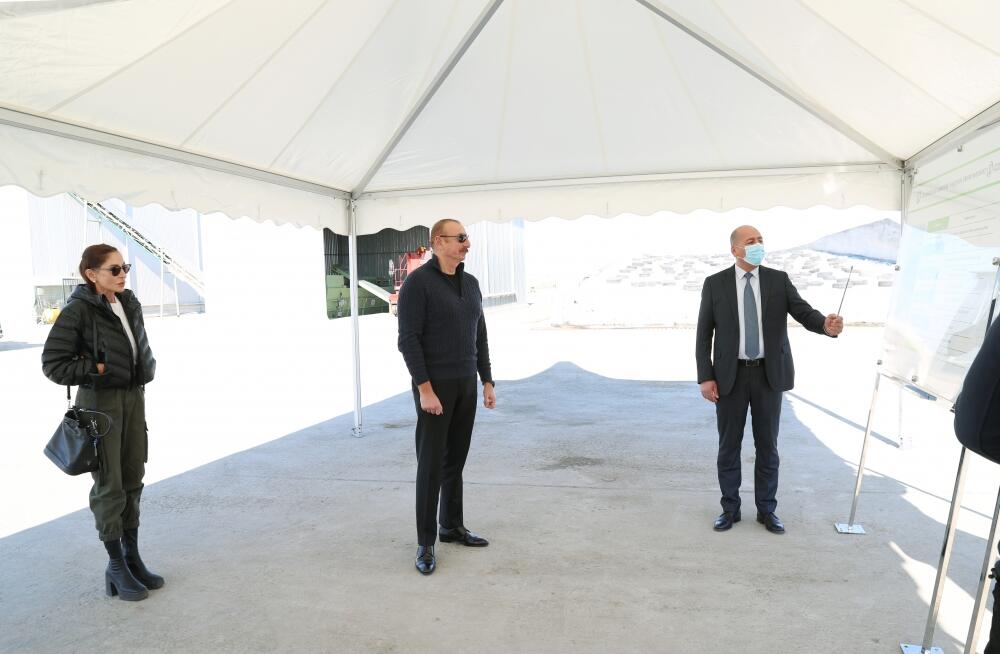 Prezident İlham Əliyev və birinci xanım Mehriban Əliyeva “Ağcabədi taxıl Aqropark”da yaradılan şəraitlə tanış olublar