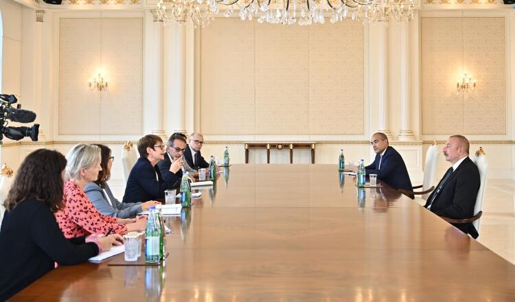 Prezident İlham Əliyev Avropa Yenidənqurma və İnkişaf Bankının prezidentini qəbul edib