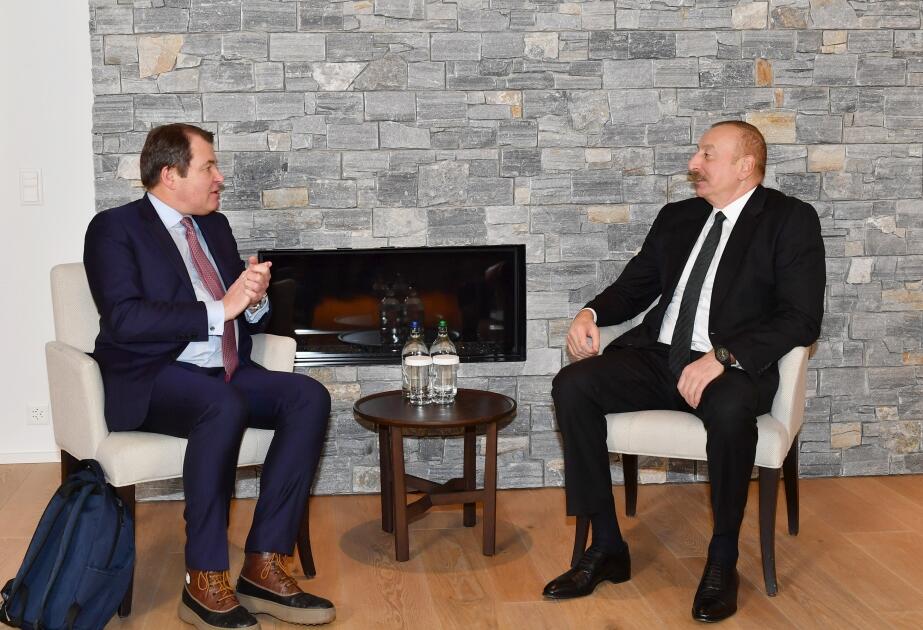 Prezident İlham Əliyevin Davosda Avropa Yenidənqurma və İnkişaf Bankının birinci vitse-prezidenti ilə görüşü olub