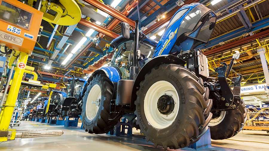 Azərbaycan traktor istehsalını artırıb