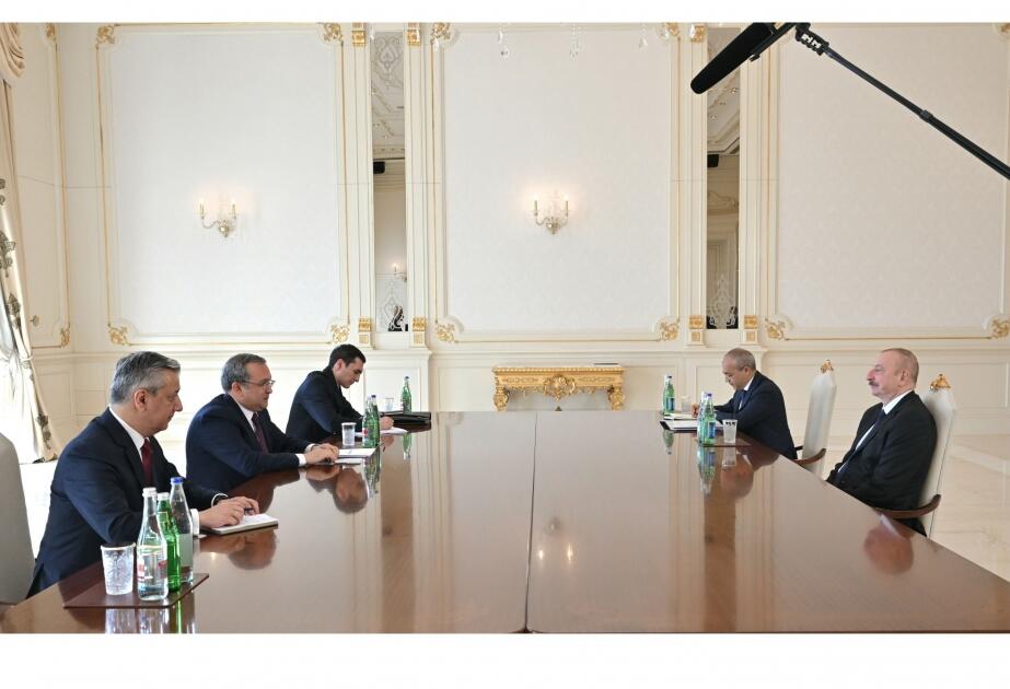 Prezident İlham Əliyev Özbəkistanın “Uzavtosanoat” Səhmdar Cəmiyyətinin İdarə Heyətinin sədrini qəbul edib