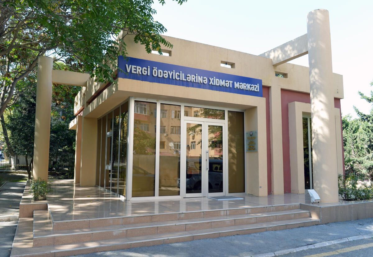 2 saylı Ərazi Vergilər Baş İdarəsinin Xırdalan şəhərindəki Vergi ödəyicilərinə xidmət mərkəzində bir gün