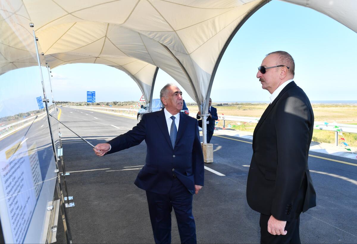 Prezident İlham Əliyev yeni avtomobil yolunun açılışında iştirak edib