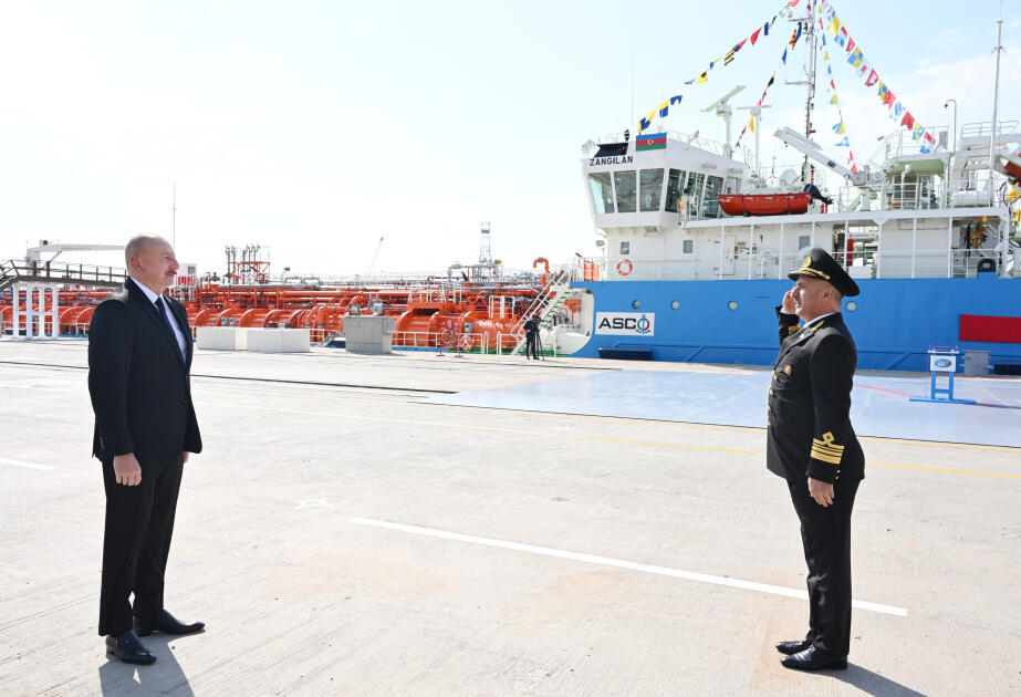 Prezident İlham Əliyev “Zəngilan” tankerinin istismara verilməsi mərasimində iştirak edib