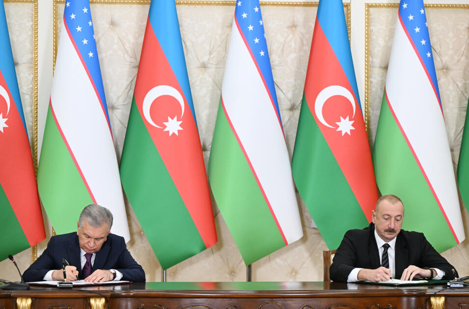 Azərbaycan ilə Özbəkistan arasında imzalanmış sənədlər mübadilə edilib