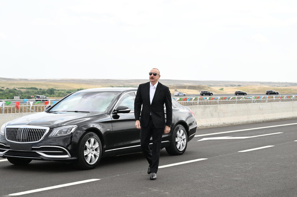 Prezident İlham Əliyev Əhmədbəyli-Füzuli-Şuşa yolunun açılışında iştirak edib