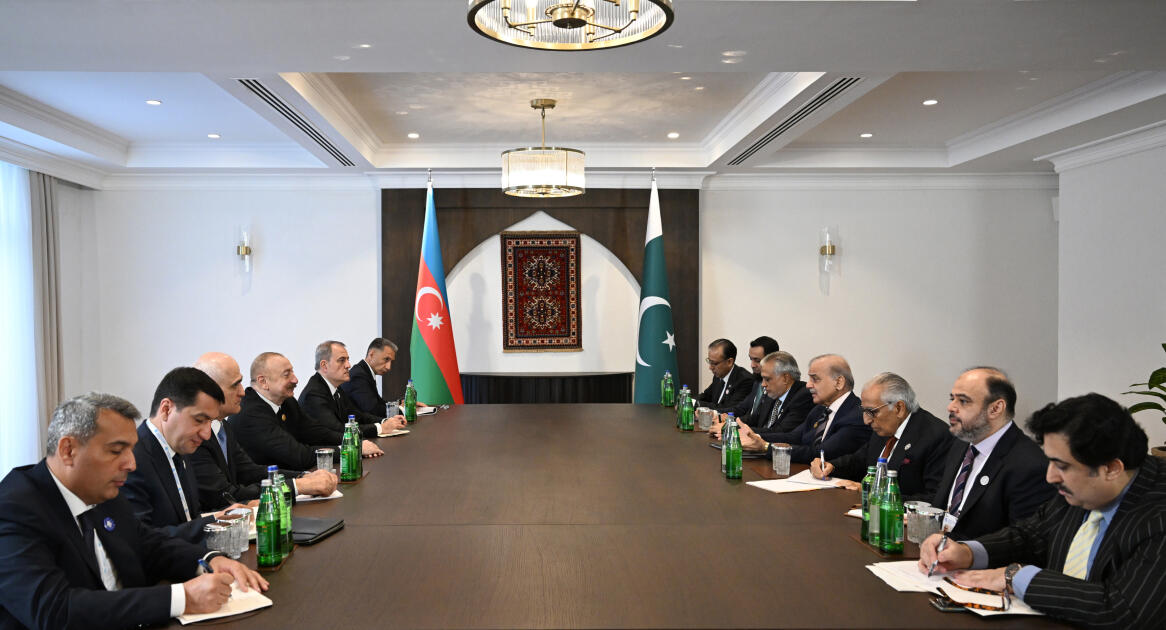 Azərbaycan Prezidenti İlham Əliyev Xankəndidə Pakistanın Baş naziri ilə görüşüb