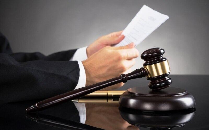 Konstitutsiya Məhkəməsinin Qərarı əmək müqaviləsinə xitam zamanı necə nəzərə alınmalıdır? - MİSALLAR