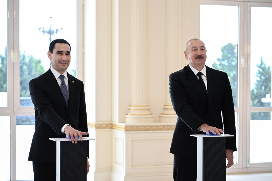 Prezidentlərin iştirakı ilə “Dostlug” tankerinin hədiyyə olunması mərasimi keçirilib