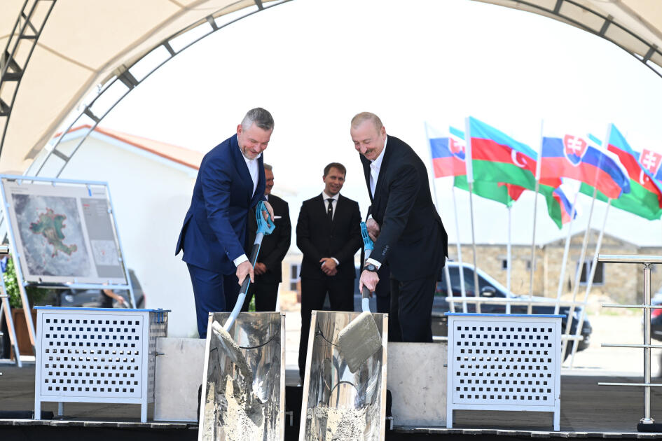 Azərbaycan və Slovakiya prezidentləri Ağdamın Baş Qərvənd kəndində görülən işlərlə tanış olublar