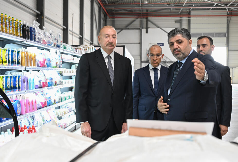 Prezident İlham Əliyev kağız və gigiyenik məhsulların istehsalı müəssisəsinin açılışında iştirak edib