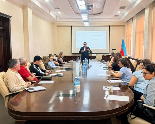 Müəllimlər üçün vergi və maliyyə savadlılığı mövzusunda seminarlar keçirilib