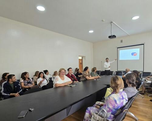 Müəllimlər üçün vergi və maliyyə savadlılığı mövzusunda seminarlar keçirilib