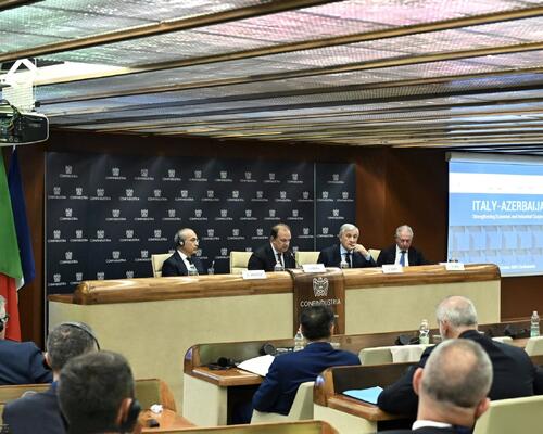 “İtaliya – Azərbaycan: İqtisadi və sənaye əməkdaşlığının gücləndirilməsi” tədbiri keçirilib